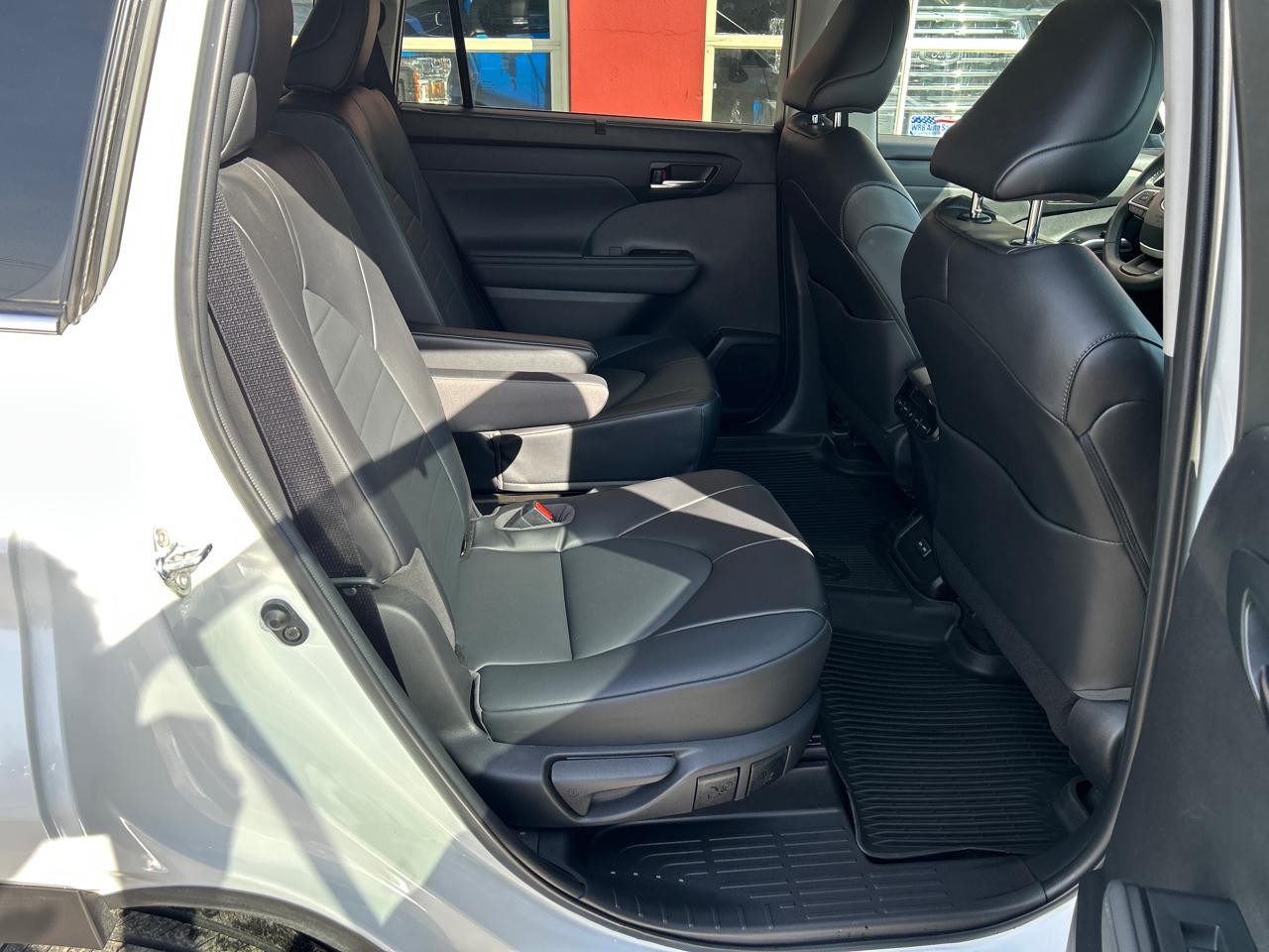 Toyota Highlander XLE AWD (Natl) 2022