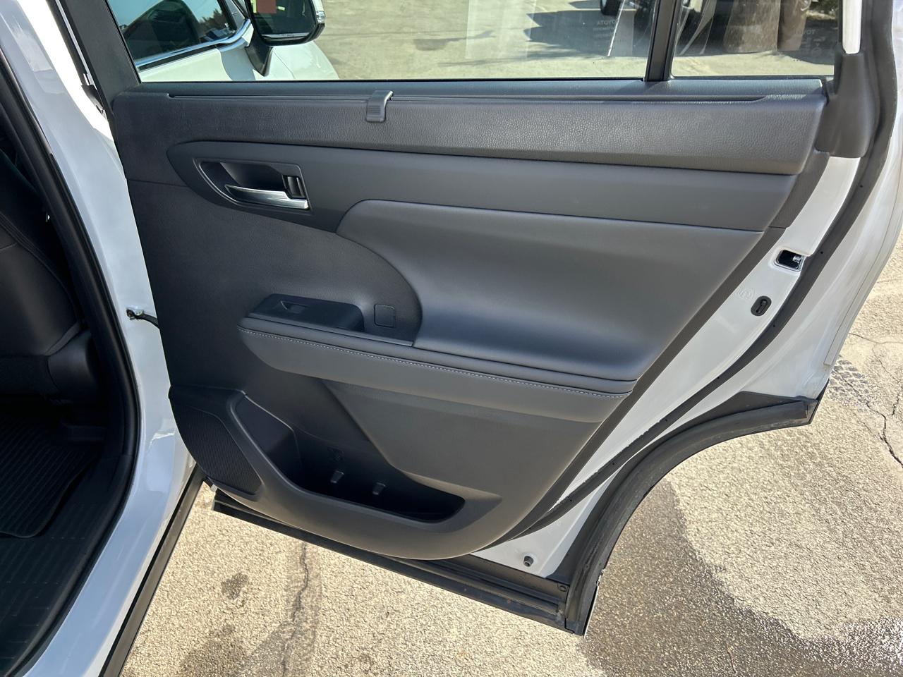 Toyota Highlander XLE AWD (Natl) 2022