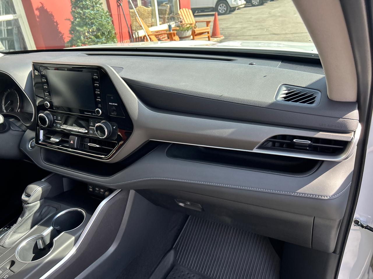 Toyota Highlander XLE AWD (Natl) 2022