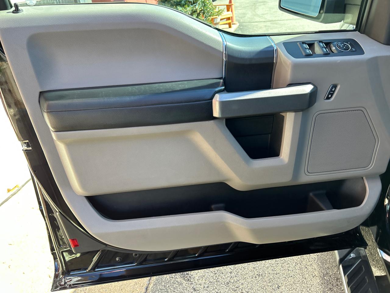 Ford F-150 4WD SuperCab 145" XLT 2016