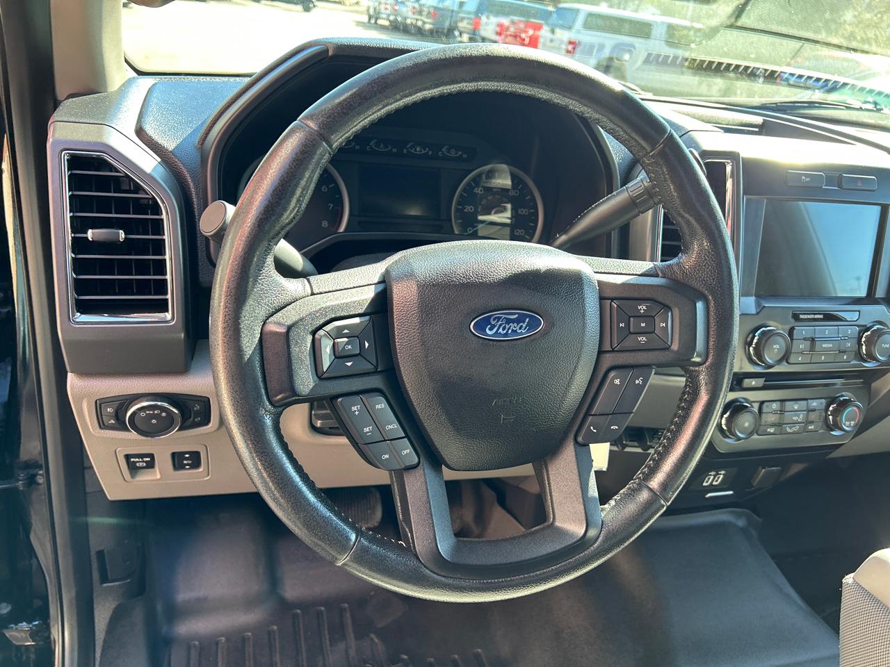 Ford F-150 4WD SuperCab 145" XLT 2016