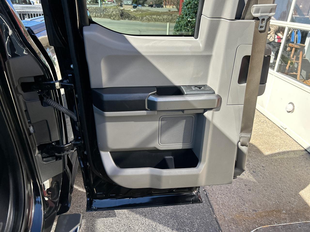 Ford F-150 4WD SuperCab 145" XLT 2016