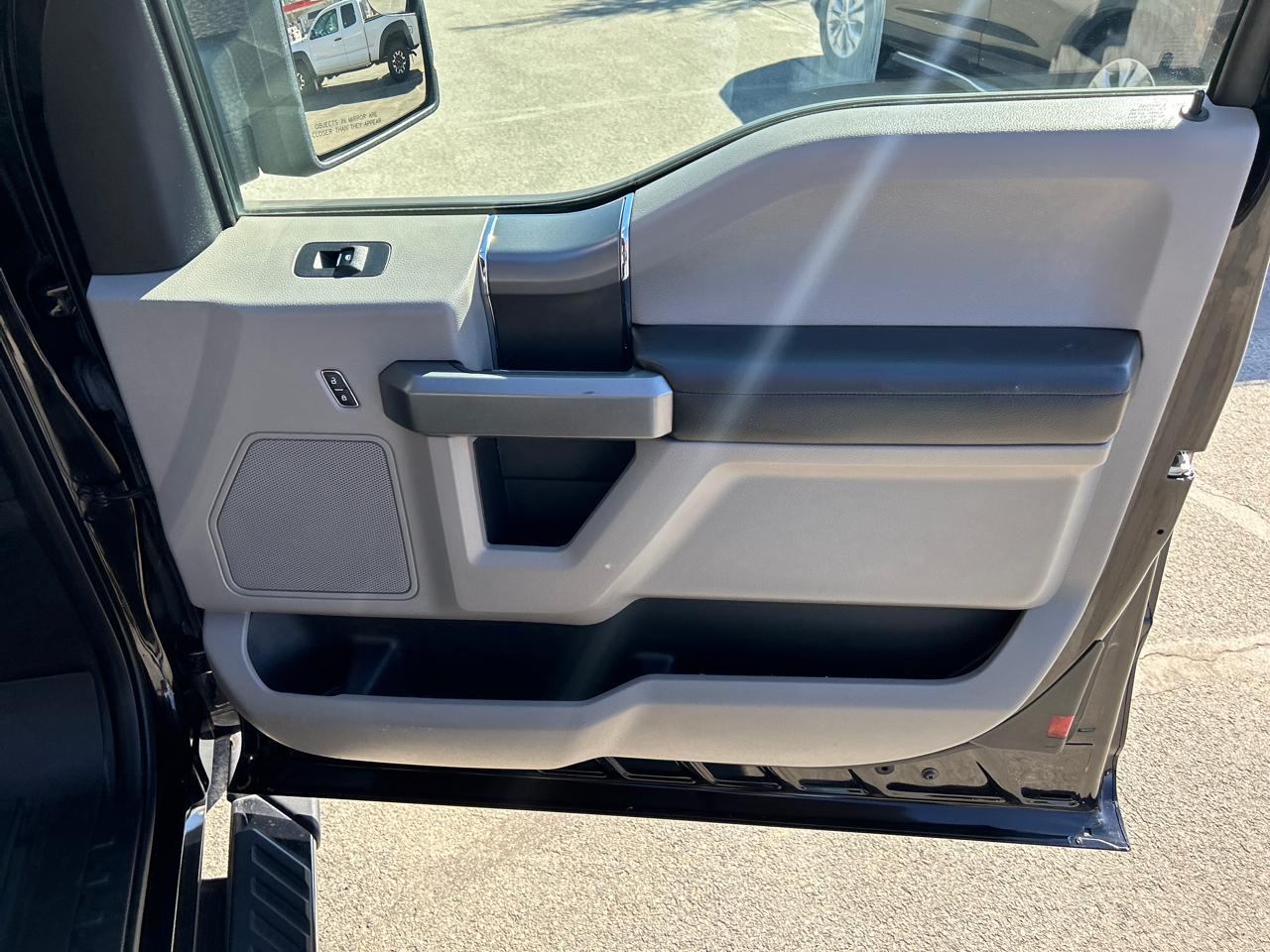 Ford F-150 4WD SuperCab 145" XLT 2016