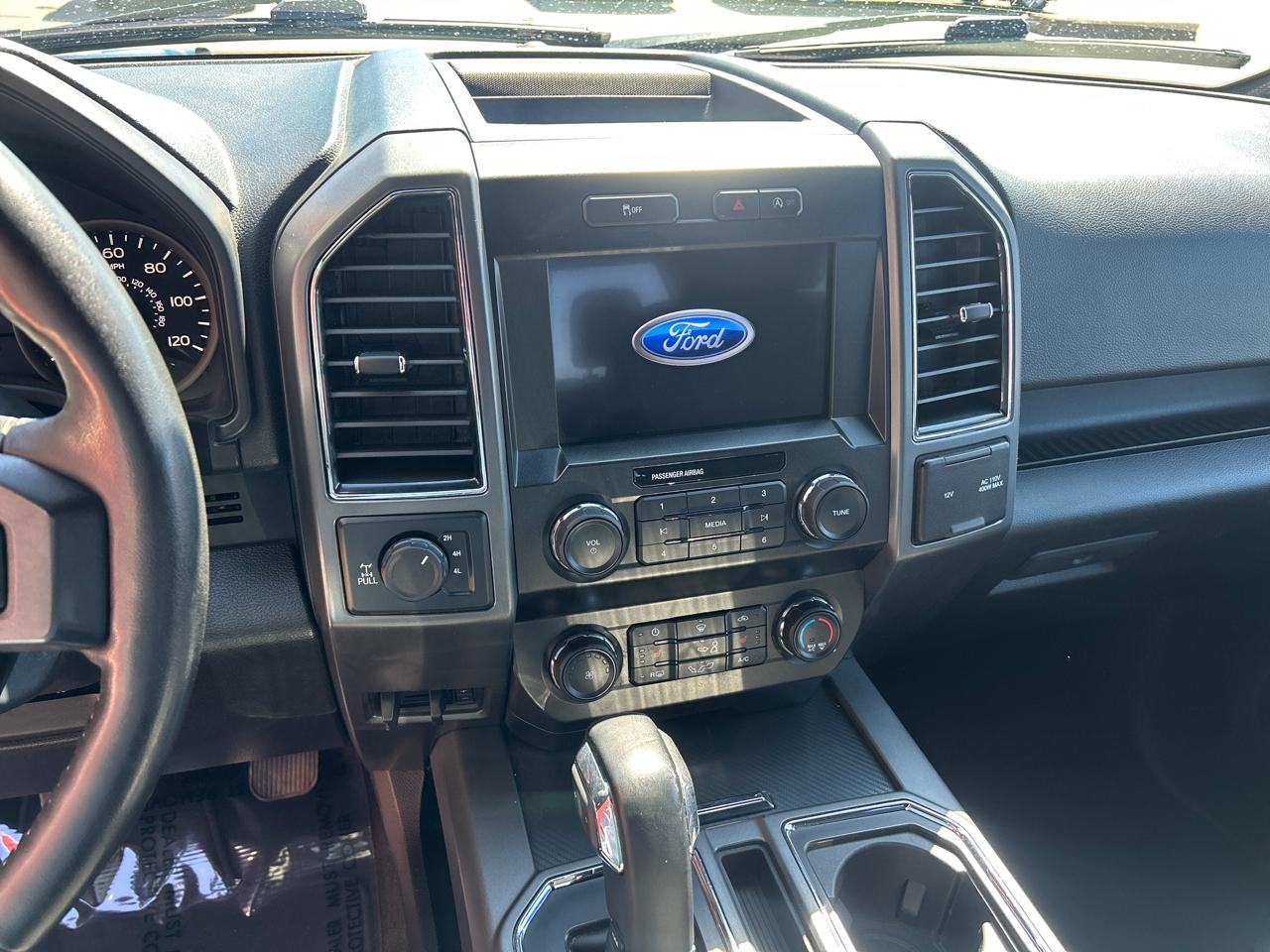 Ford F-150 4WD SuperCab 145" XLT 2019