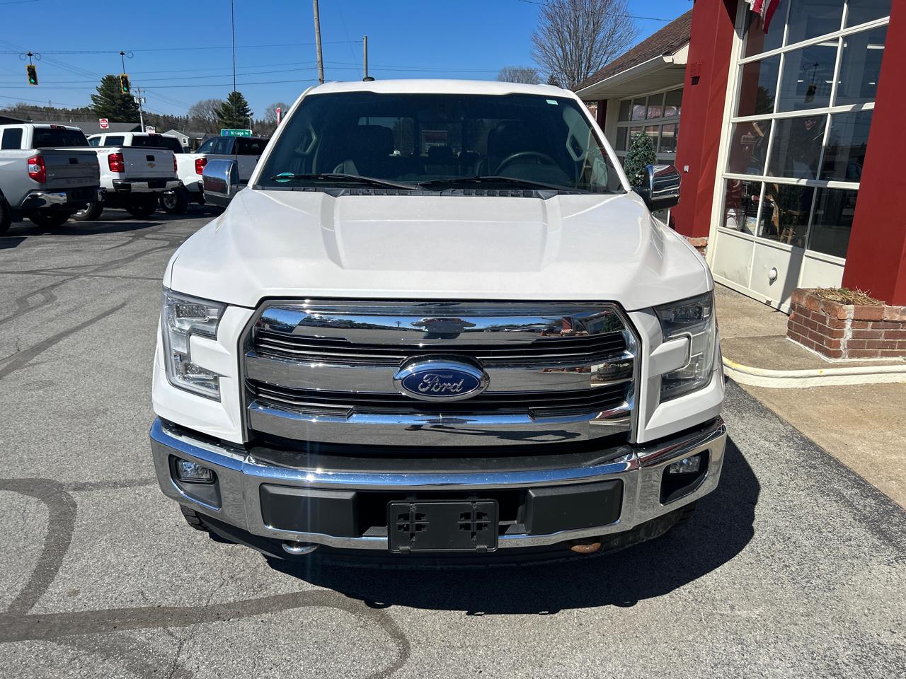 Ford F-150 4WD SuperCrew 145" Lariat 2016
