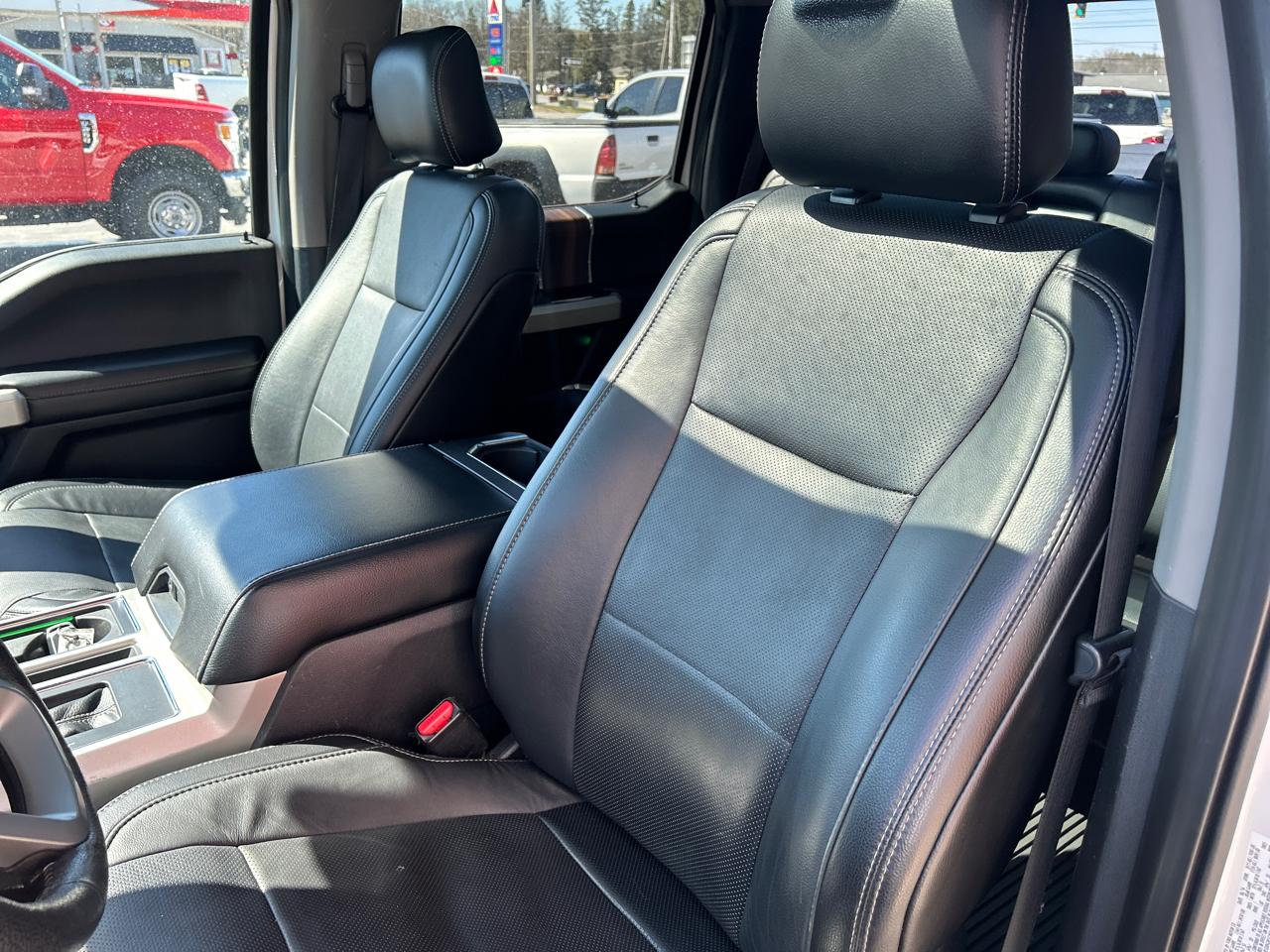 Ford F-150 4WD SuperCrew 145" Lariat 2016