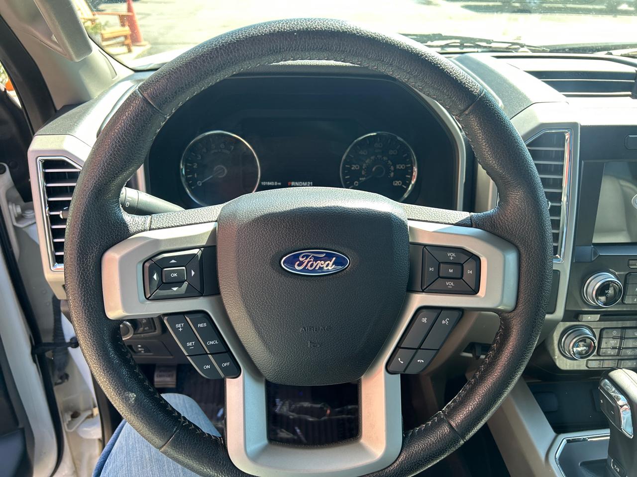 Ford F-150 4WD SuperCrew 145" Lariat 2016