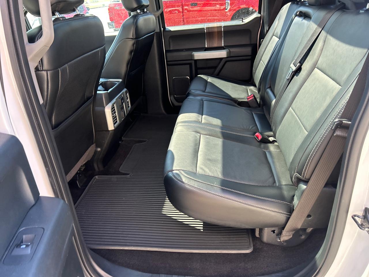 Ford F-150 4WD SuperCrew 145" Lariat 2016