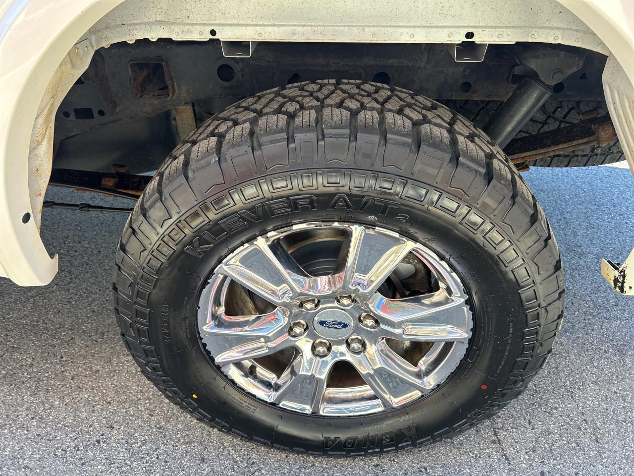 Ford F-150 4WD SuperCrew 145" Lariat 2016