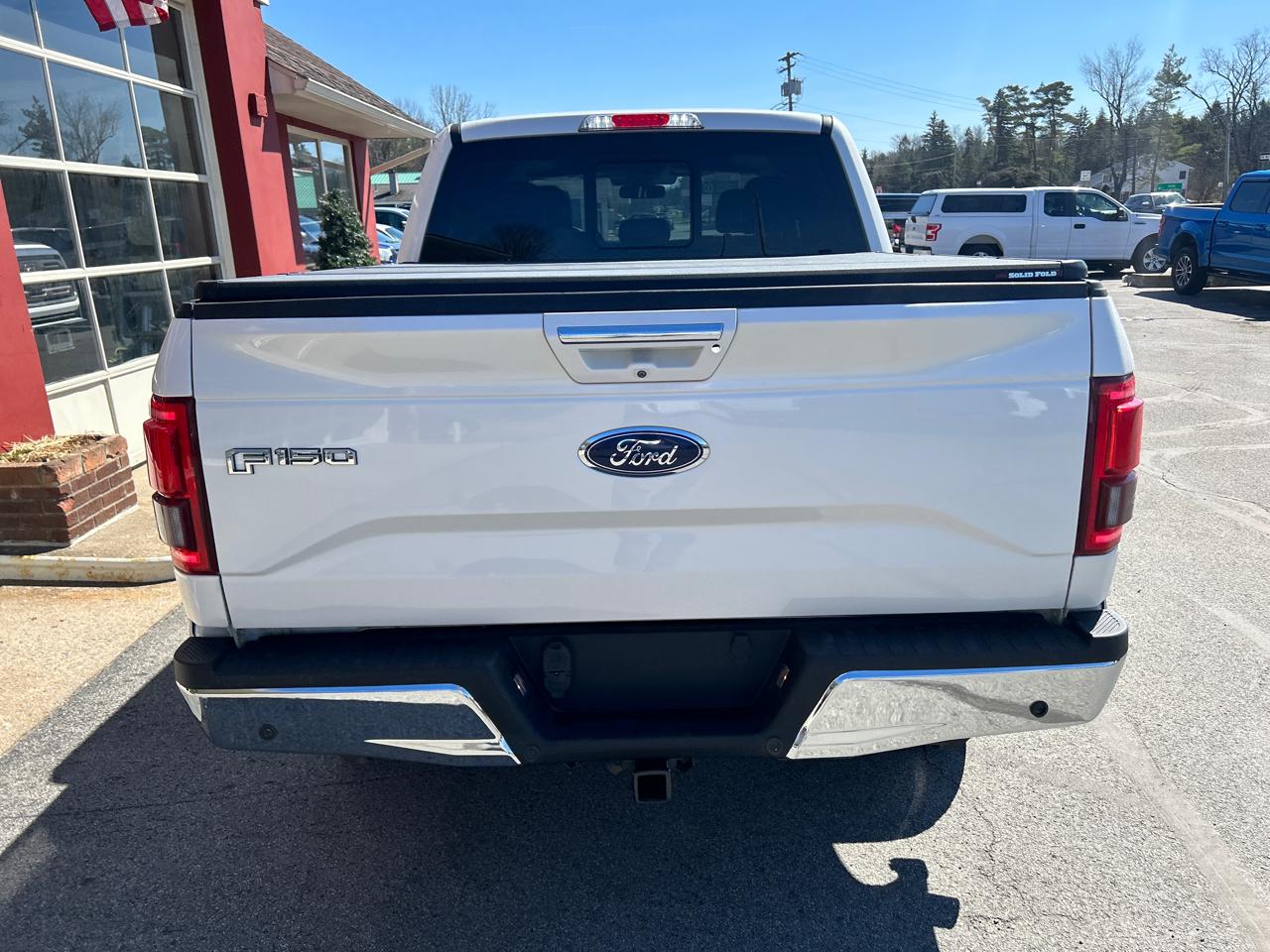 Ford F-150 4WD SuperCrew 145" Lariat 2016