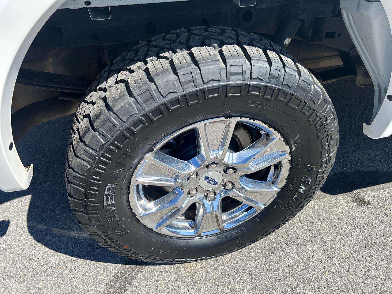 Ford F-150 4WD SuperCrew 145" Lariat 2016