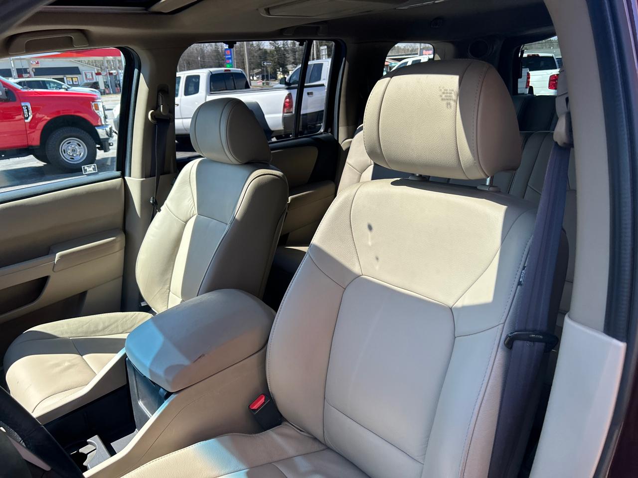 Honda Pilot 4WD 4dr Touring w/RES & Navi 2012