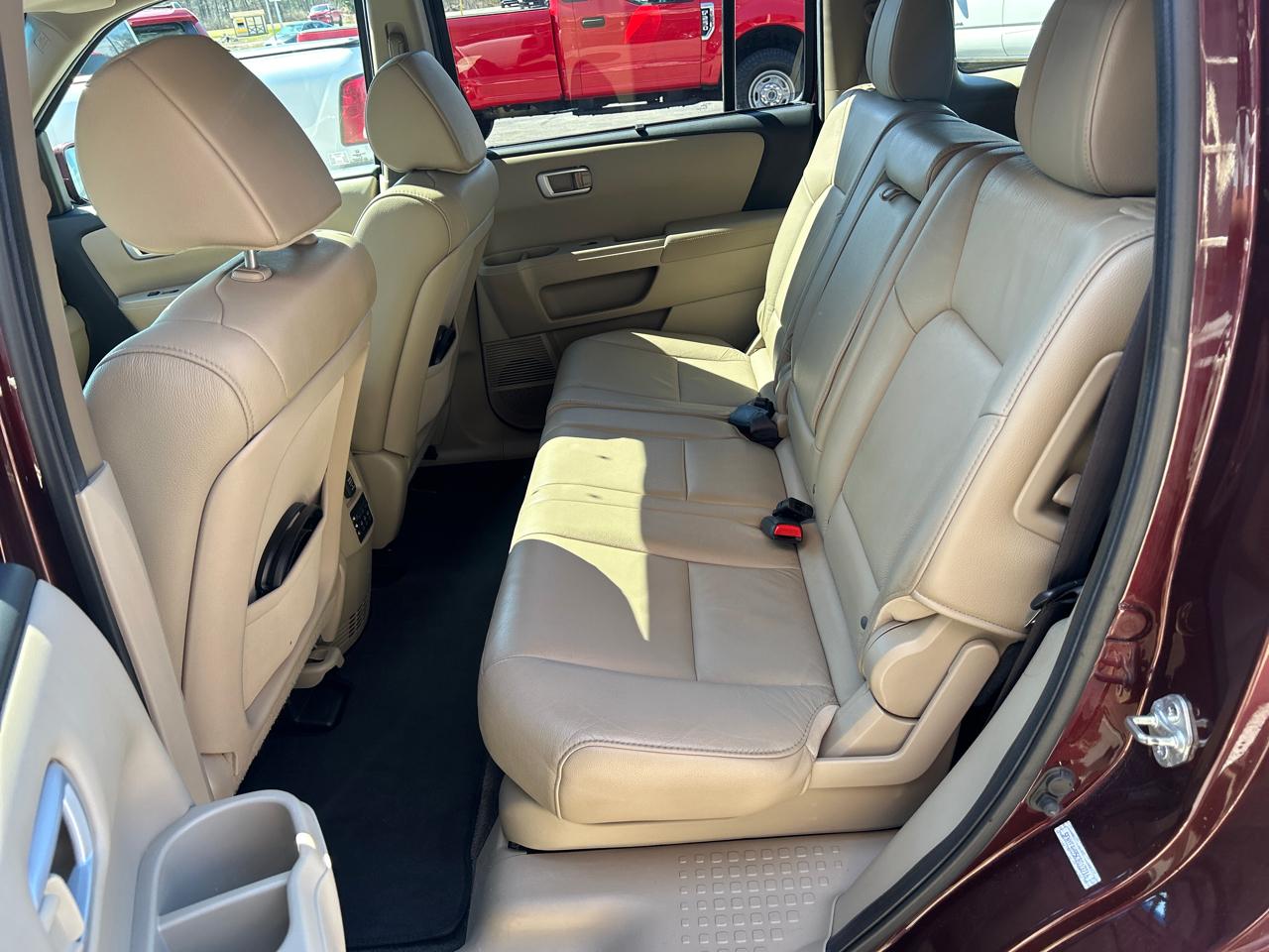 Honda Pilot 4WD 4dr Touring w/RES & Navi 2012