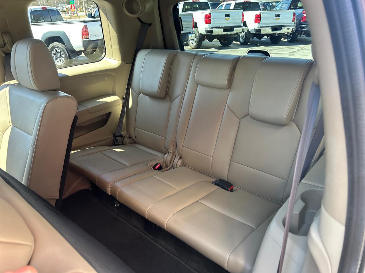 Honda Pilot 4WD 4dr Touring w/RES & Navi 2012