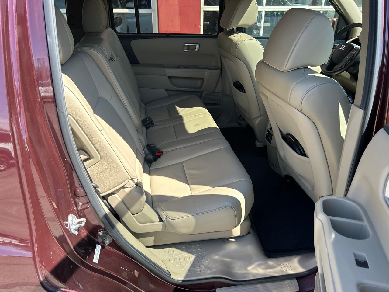 Honda Pilot 4WD 4dr Touring w/RES & Navi 2012