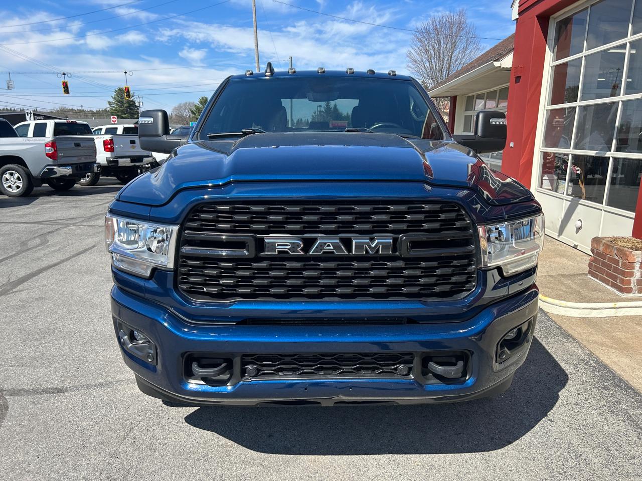 RAM 2500 Big Horn 4x4 Crew Cab 6'4" Box 2023