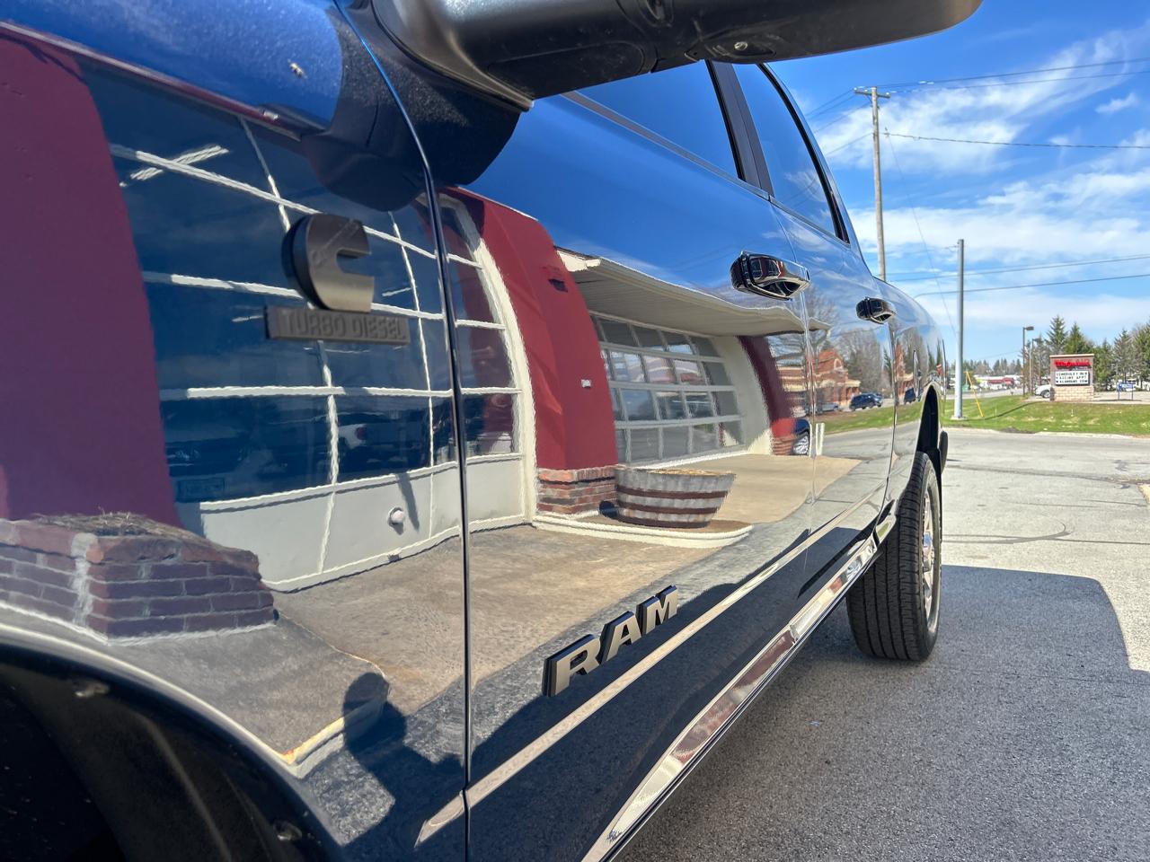 RAM 2500 Big Horn 4x4 Crew Cab 6'4" Box 2023