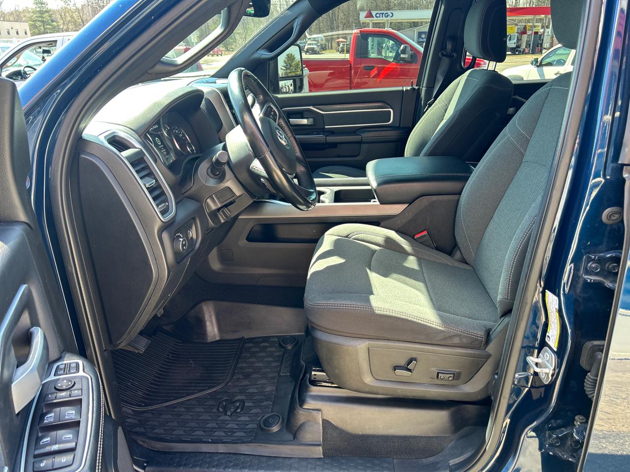 RAM 2500 Big Horn 4x4 Crew Cab 6'4" Box 2023