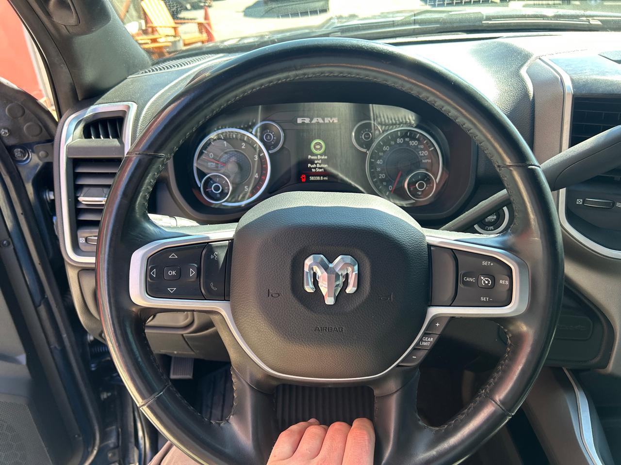 RAM 2500 Big Horn 4x4 Crew Cab 6'4" Box 2023