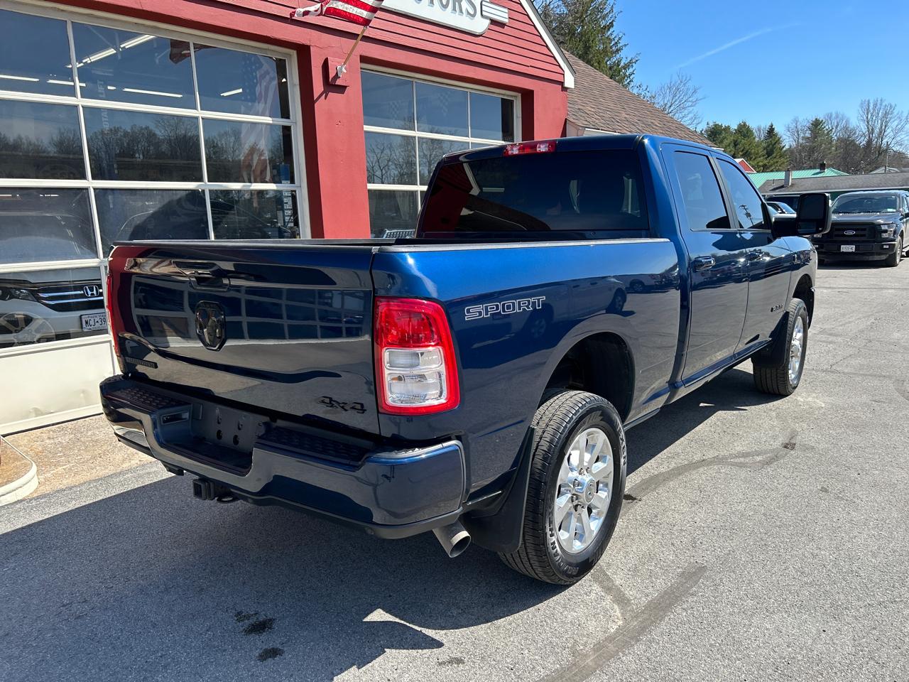 RAM 2500 Big Horn 4x4 Crew Cab 6'4" Box 2023