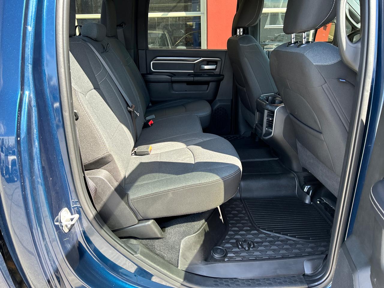 RAM 2500 Big Horn 4x4 Crew Cab 6'4" Box 2023