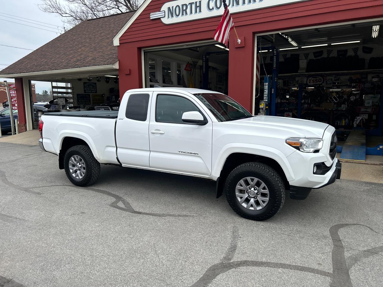 Toyota Tacoma 4WD SR5 Access Cab 6' Bed V6 AT (Natl) 2019