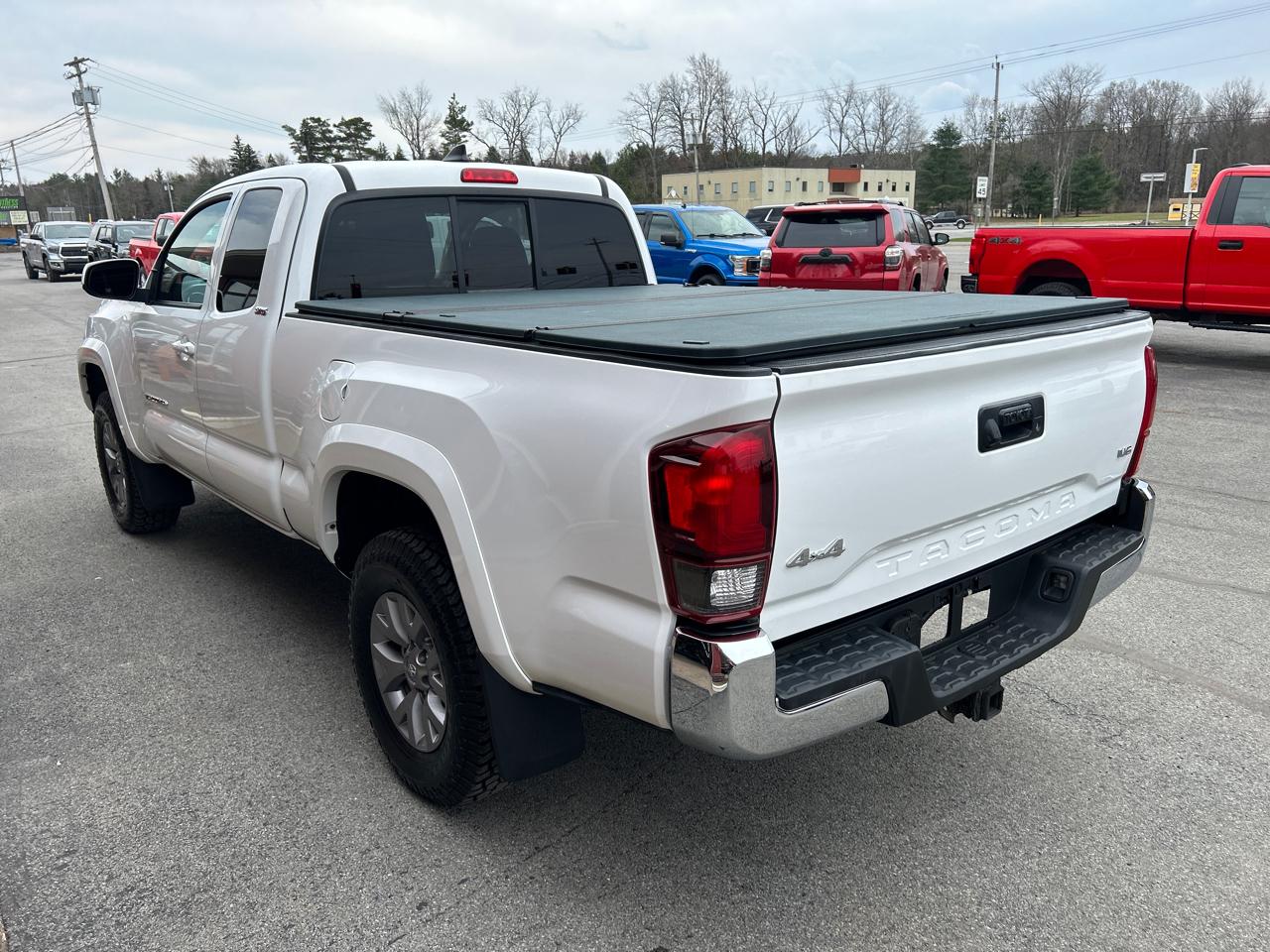 Toyota Tacoma 4WD SR5 Access Cab 6' Bed V6 AT (Natl) 2019