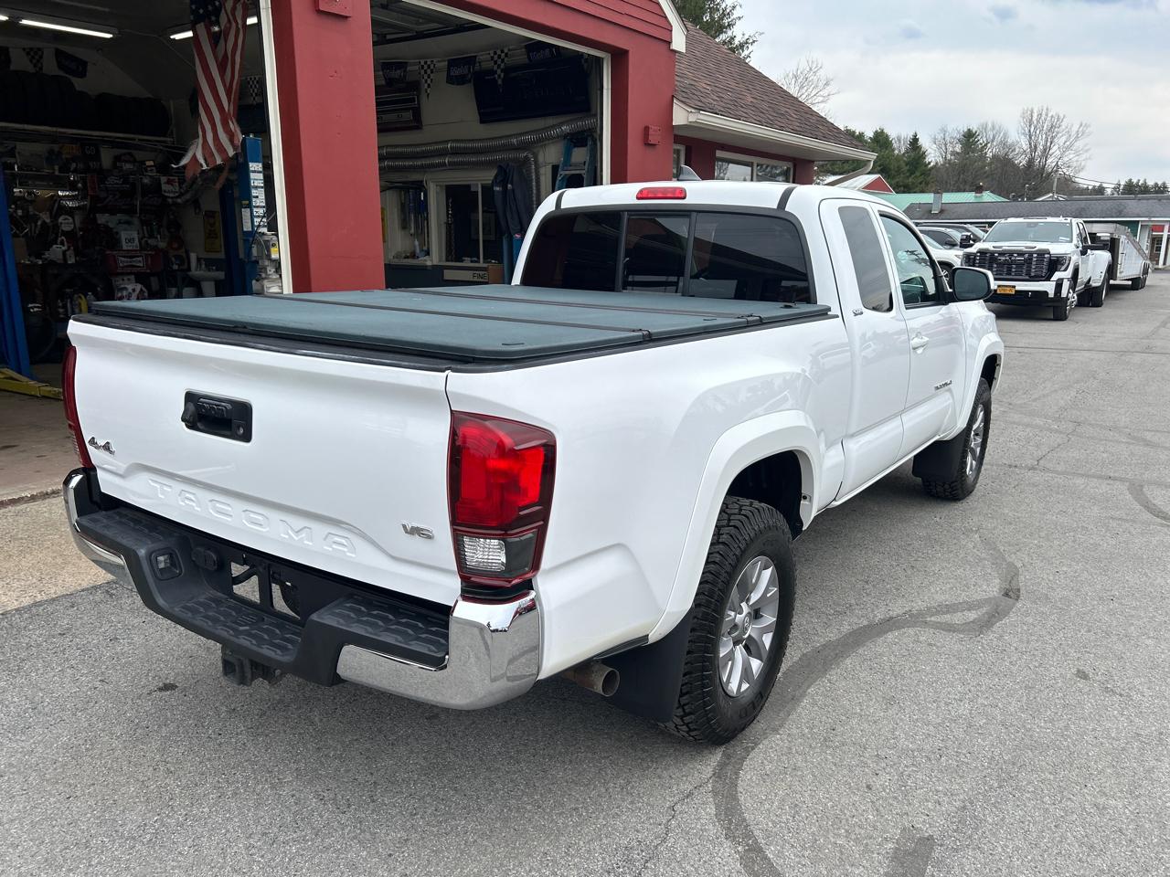 Toyota Tacoma 4WD SR5 Access Cab 6' Bed V6 AT (Natl) 2019