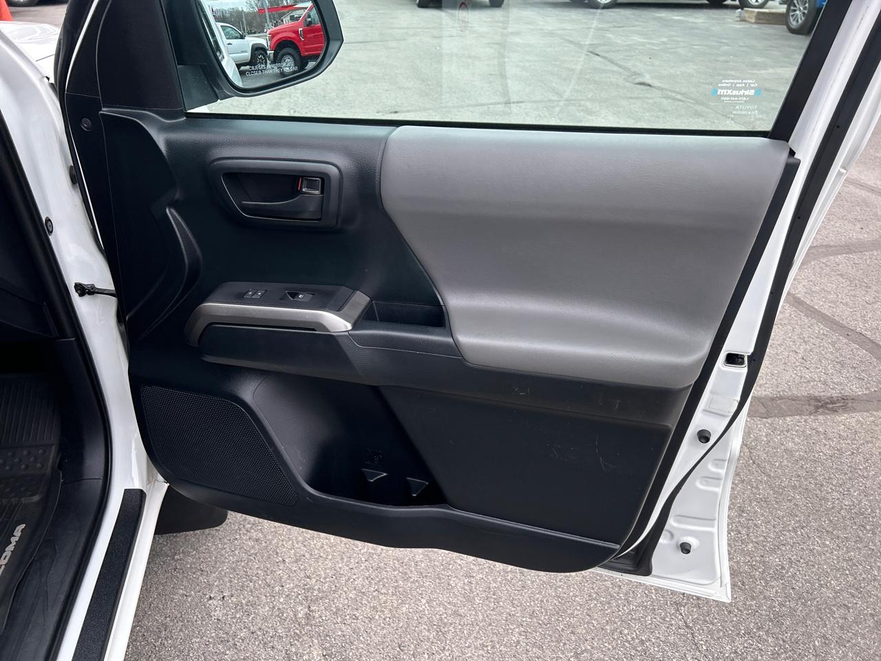 Toyota Tacoma 4WD SR5 Access Cab 6' Bed V6 AT (Natl) 2019