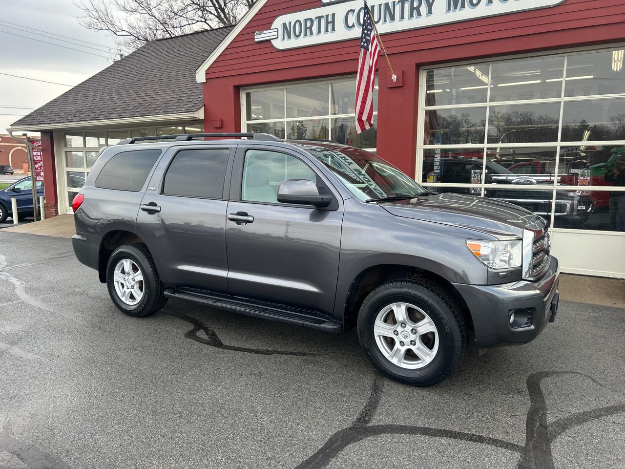 Toyota Sequoia 4WD 5.7L SR5 (Natl) 2015