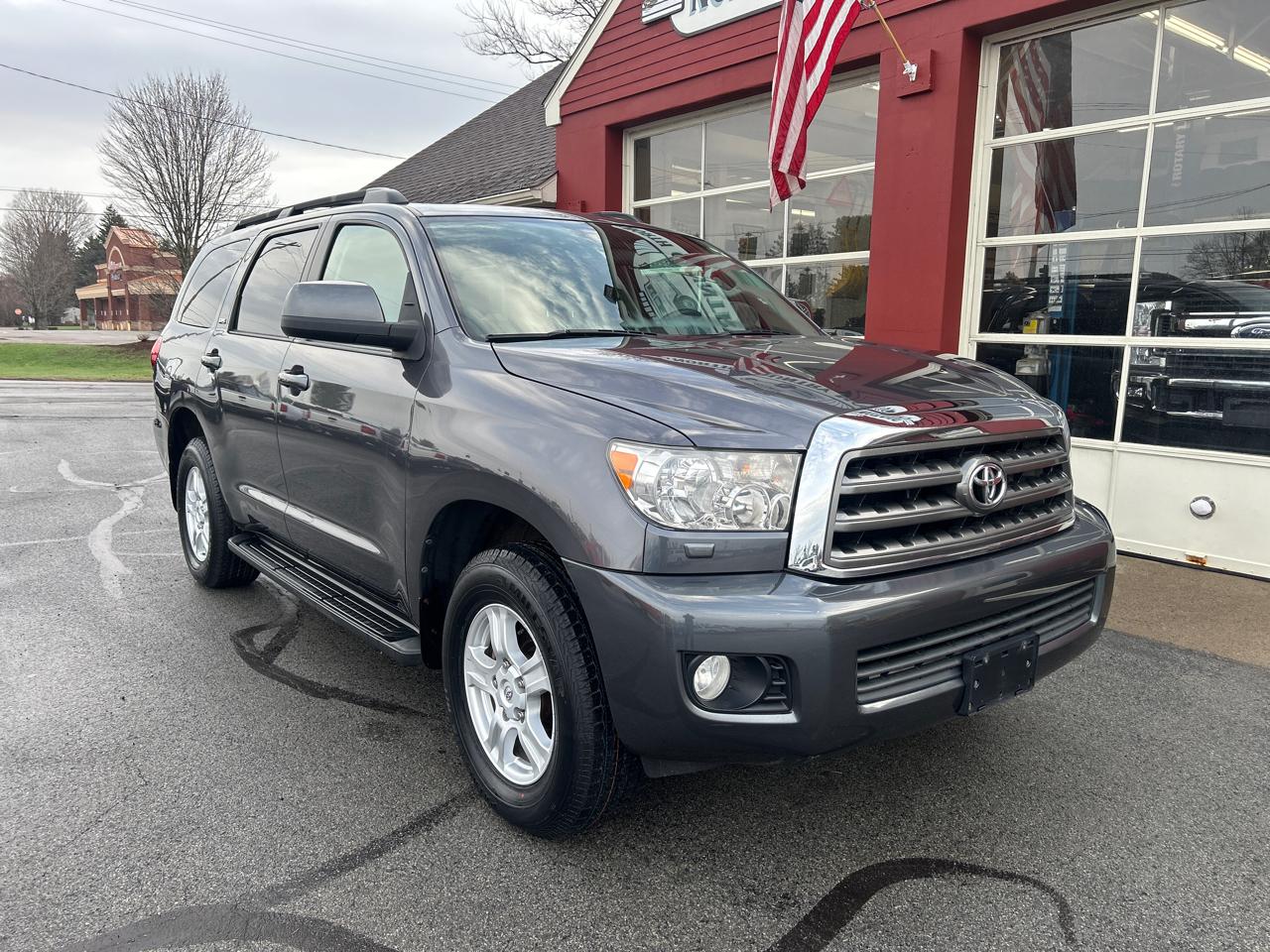 Toyota Sequoia 4WD 5.7L SR5 (Natl) 2015