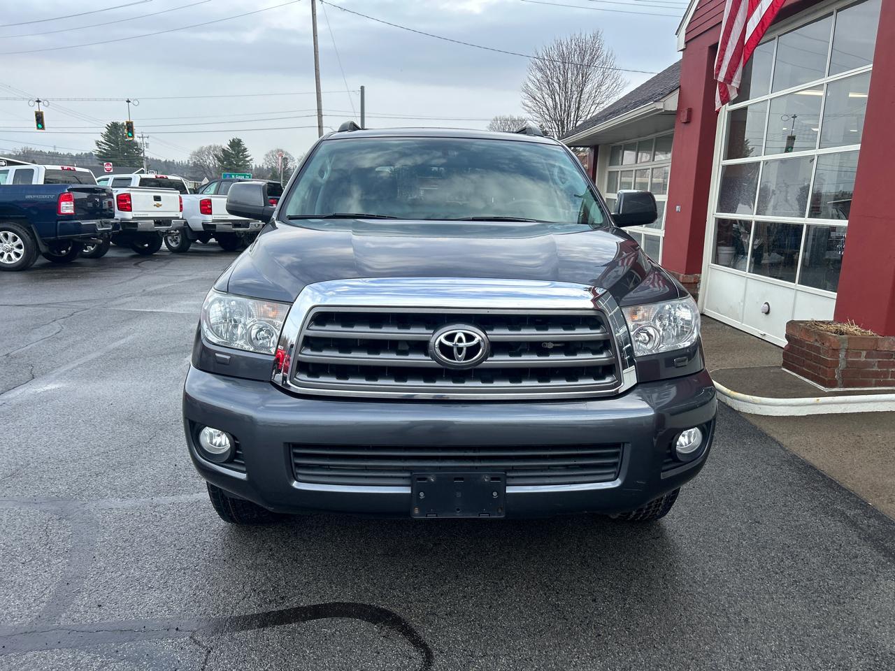 Toyota Sequoia 4WD 5.7L SR5 (Natl) 2015