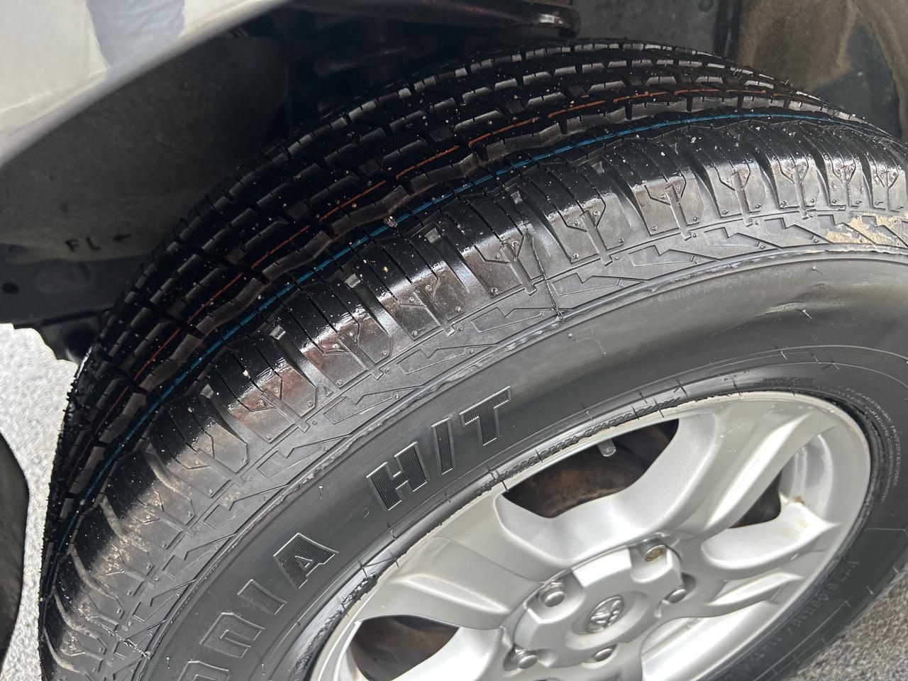 Toyota Sequoia 4WD 5.7L SR5 (Natl) 2015