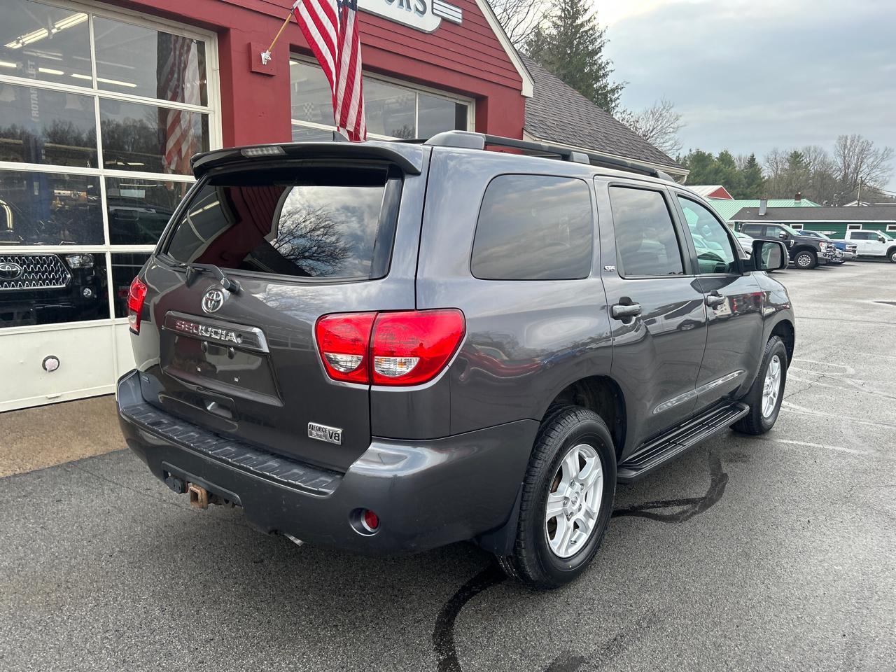 Toyota Sequoia 4WD 5.7L SR5 (Natl) 2015