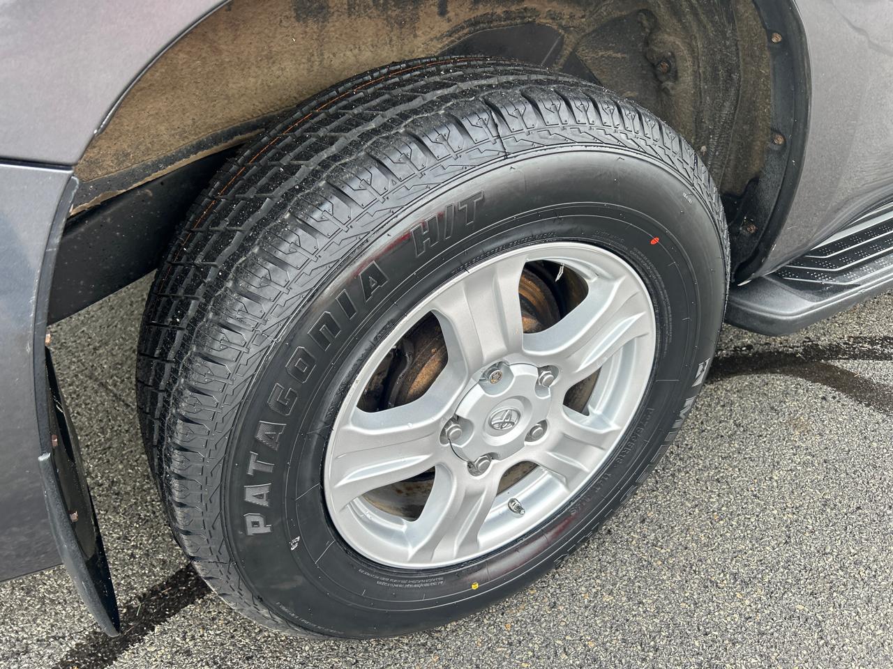 Toyota Sequoia 4WD 5.7L SR5 (Natl) 2015