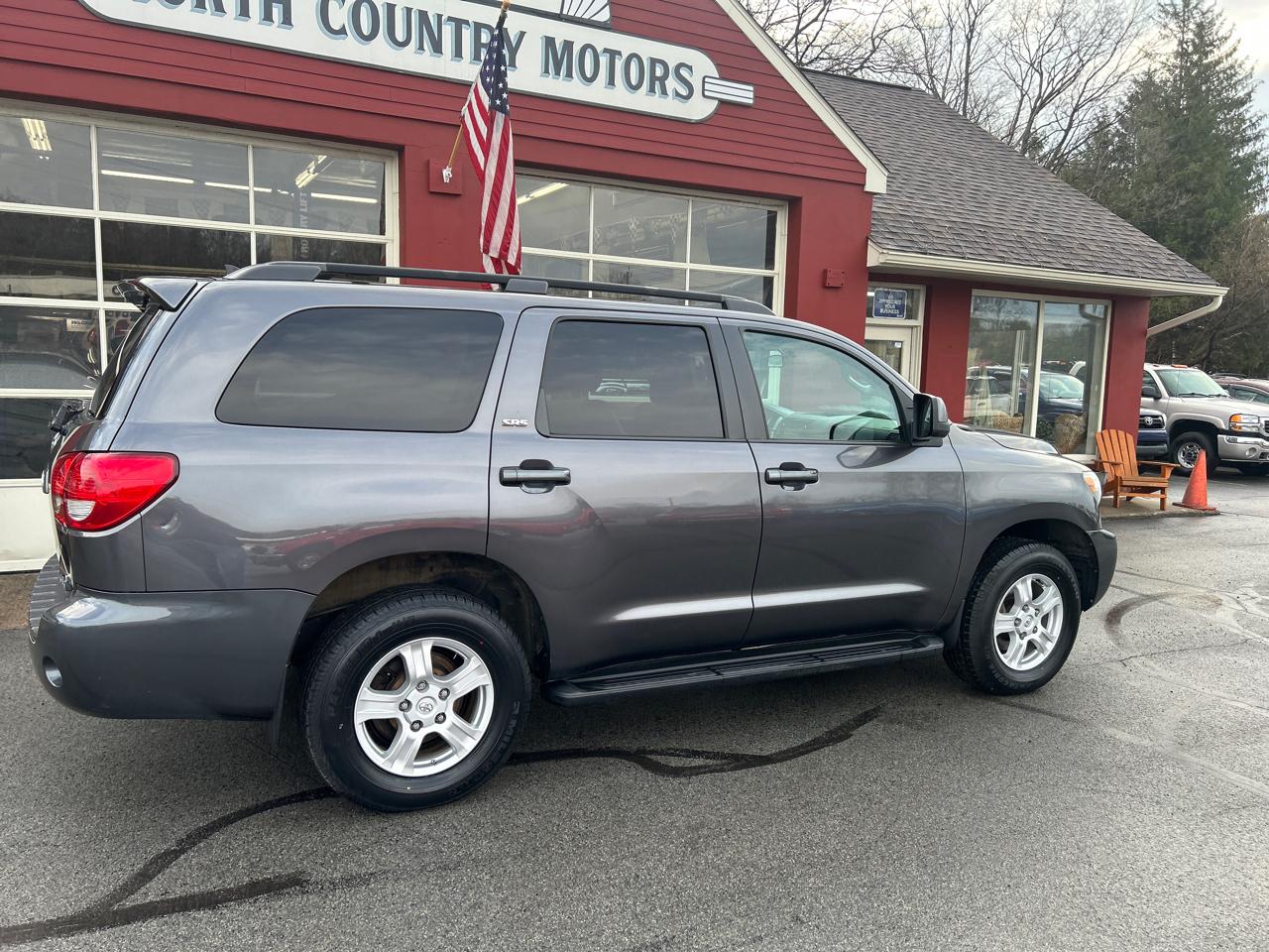 Toyota Sequoia 4WD 5.7L SR5 (Natl) 2015