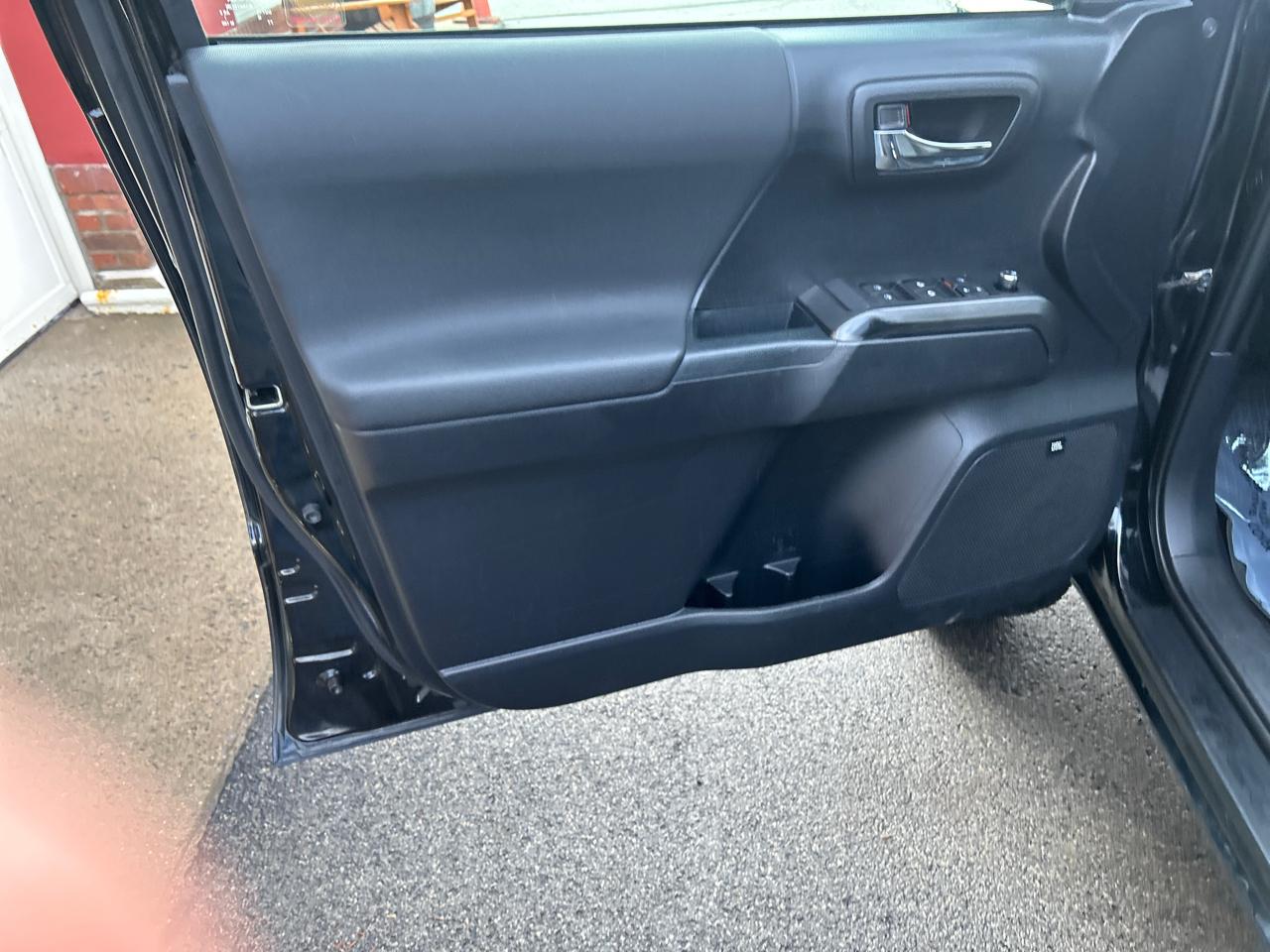 Toyota Tacoma 4WD Double Cab V6 AT TRD Sport (Natl) 2018