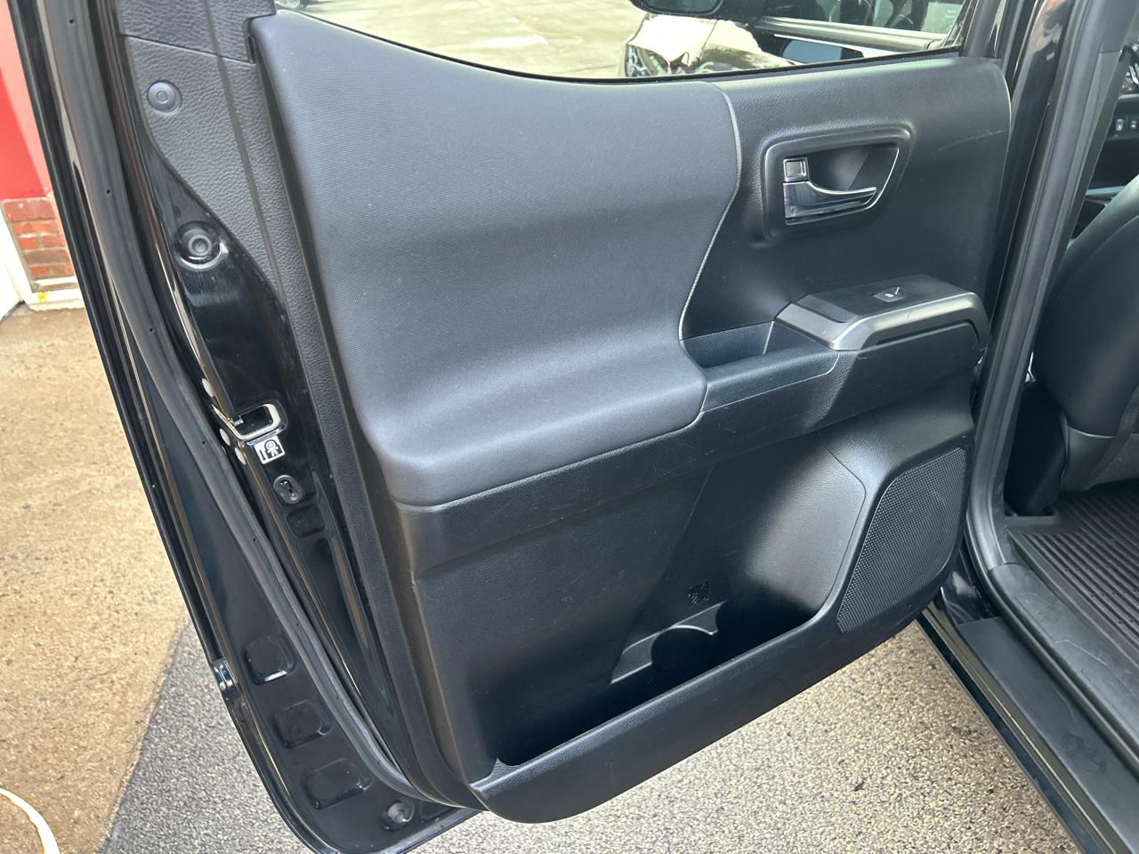 Toyota Tacoma 4WD Double Cab V6 AT TRD Sport (Natl) 2018