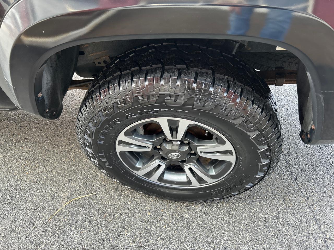Toyota Tacoma 4WD Double Cab V6 AT TRD Sport (Natl) 2018