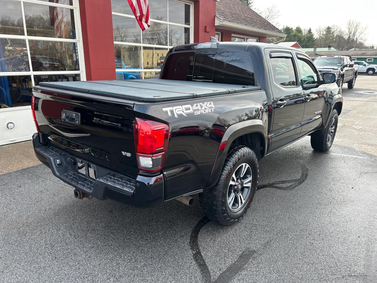 Toyota Tacoma 4WD Double Cab V6 AT TRD Sport (Natl) 2018