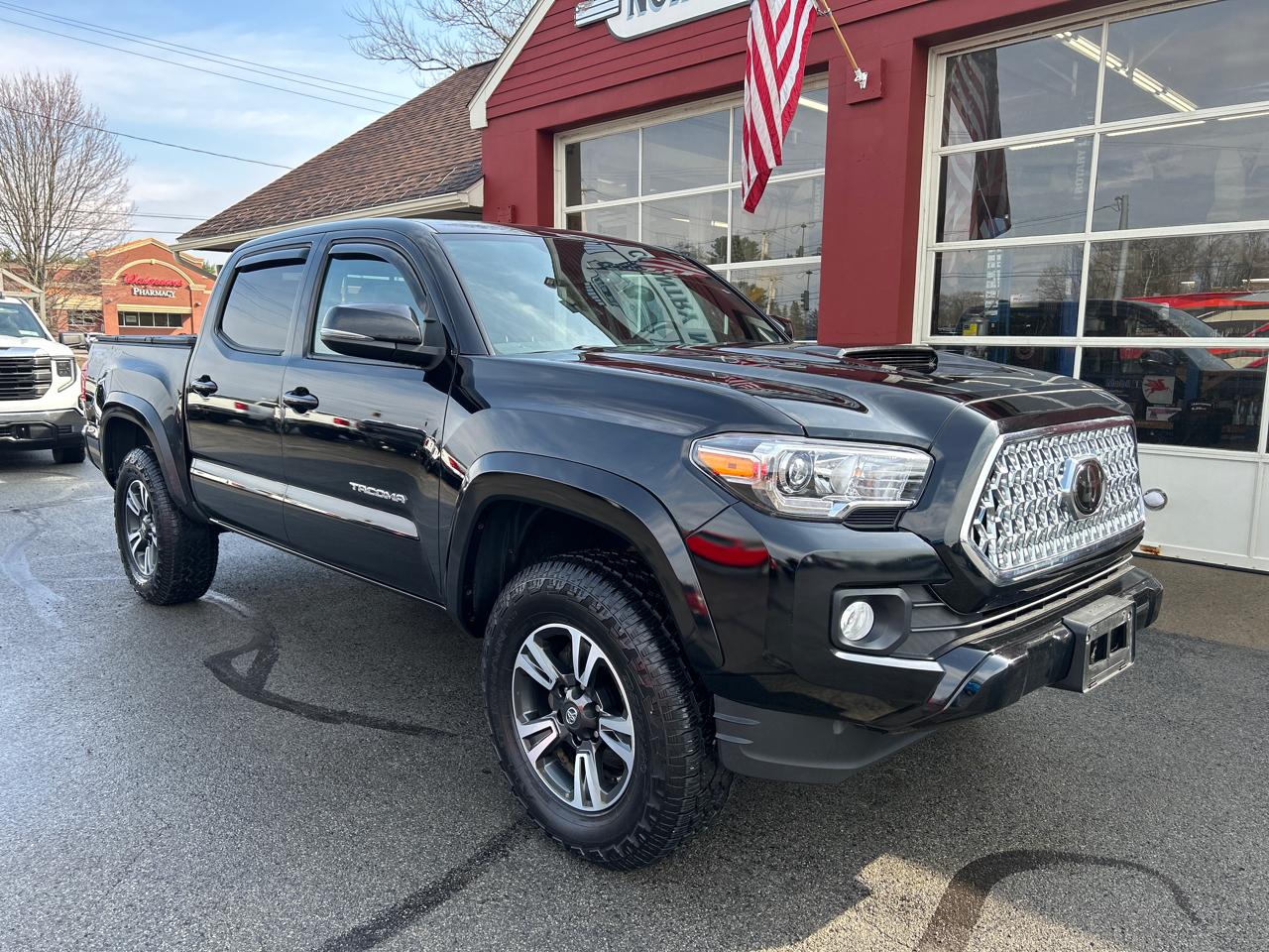 Toyota Tacoma 4WD Double Cab V6 AT TRD Sport (Natl) 2018