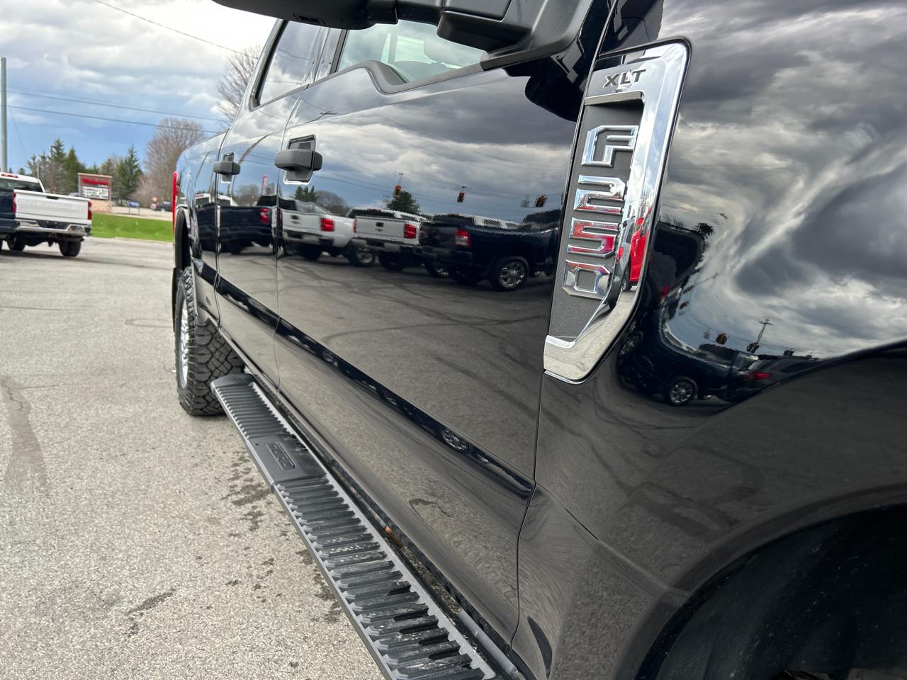 Ford Super Duty F-250 SRW XLT 4WD Crew Cab 6.75' Box 2019