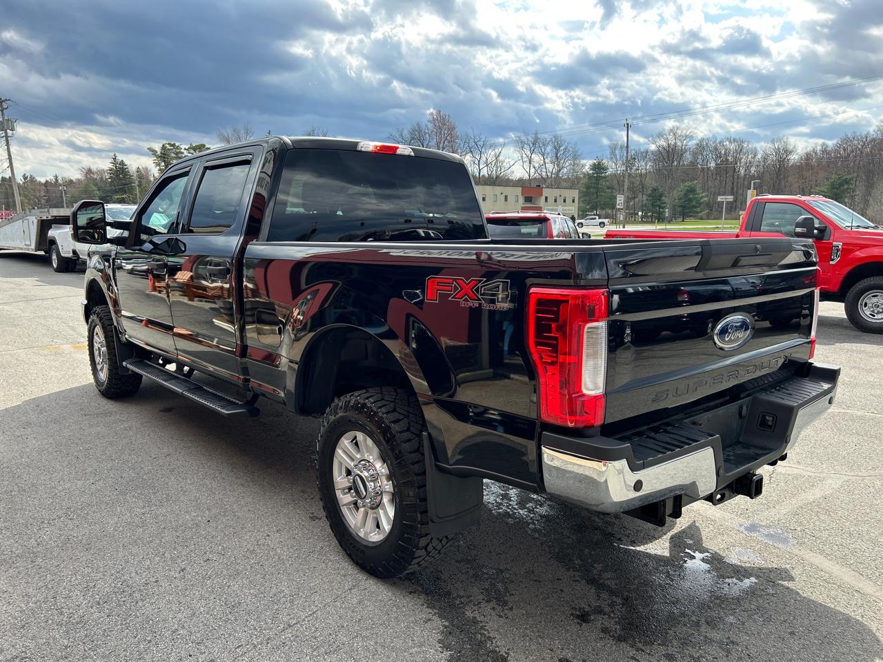 Ford Super Duty F-250 SRW XLT 4WD Crew Cab 6.75' Box 2019