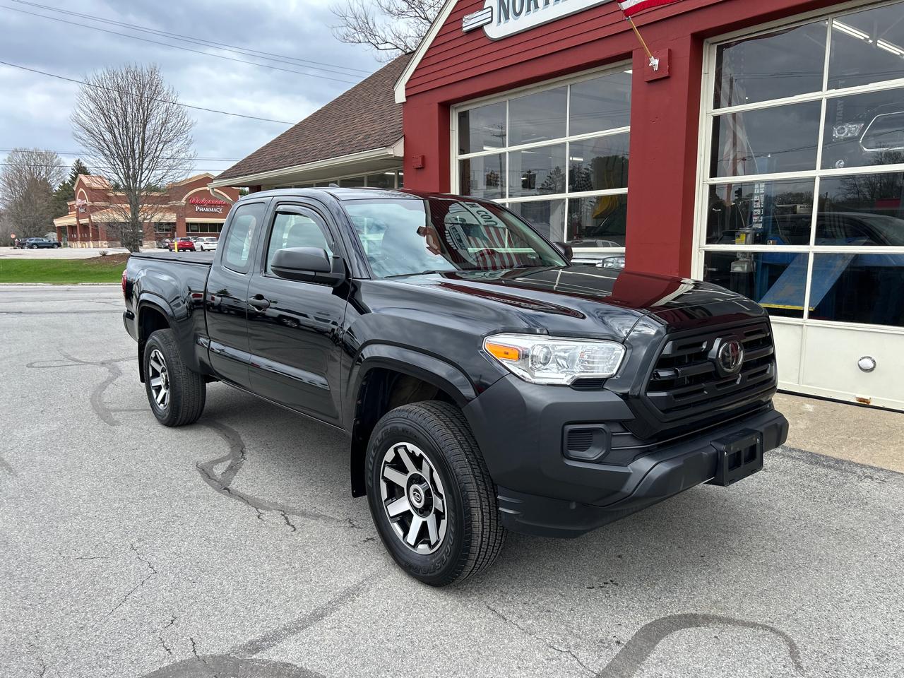 Toyota Tacoma 4WD Access Cab I4 AT SR (Natl) 2018