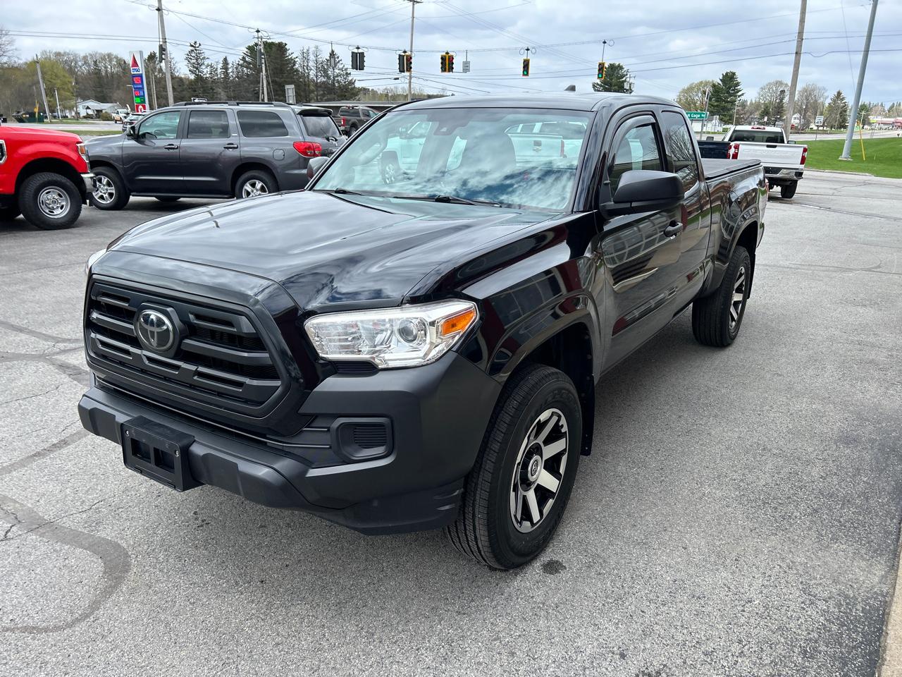 Toyota Tacoma 4WD Access Cab I4 AT SR (Natl) 2018