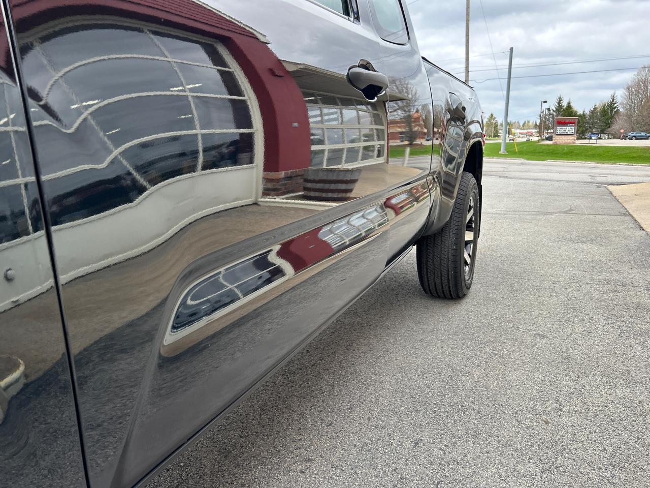 Toyota Tacoma 4WD Access Cab I4 AT SR (Natl) 2018