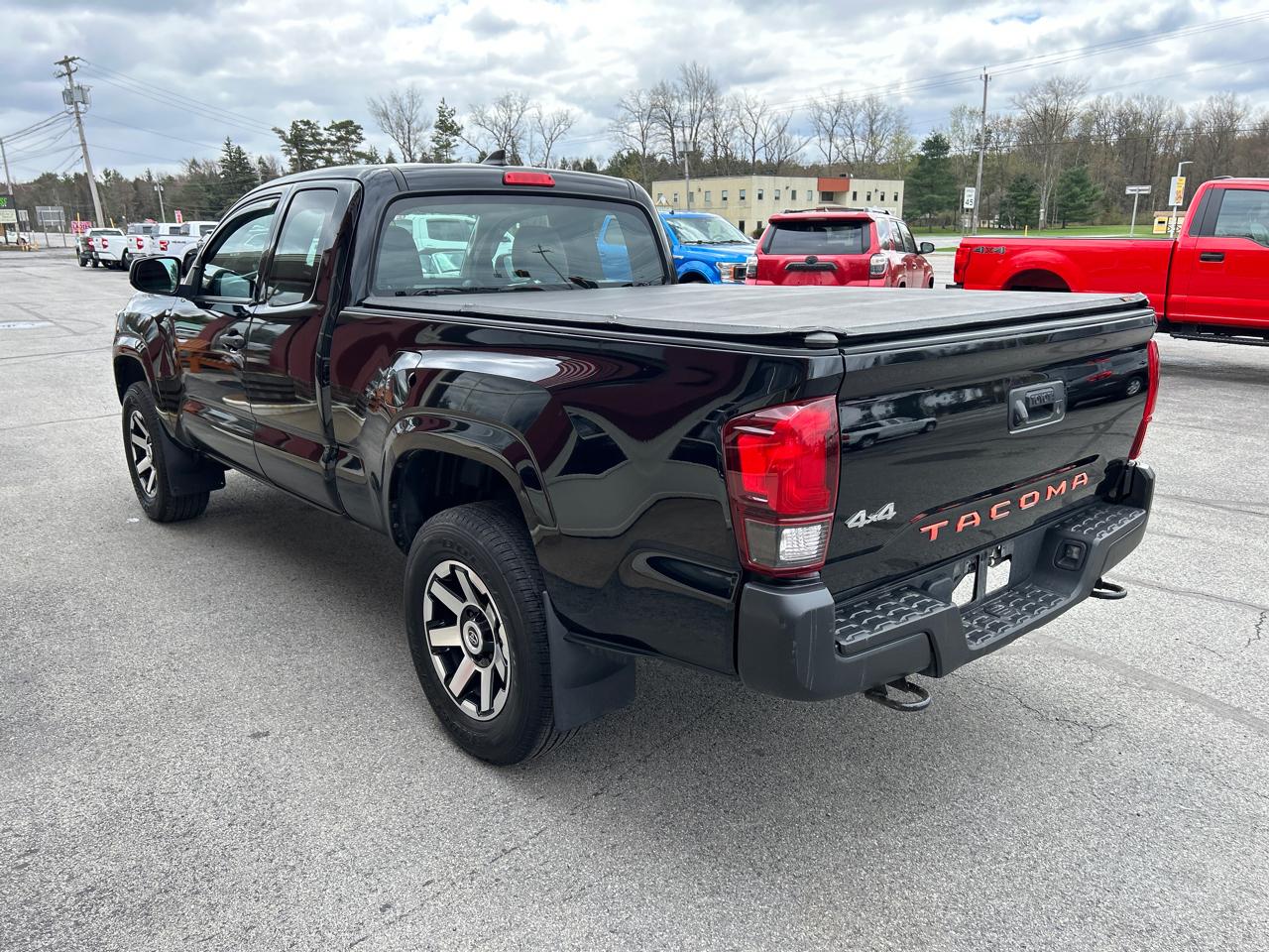 Toyota Tacoma 4WD Access Cab I4 AT SR (Natl) 2018