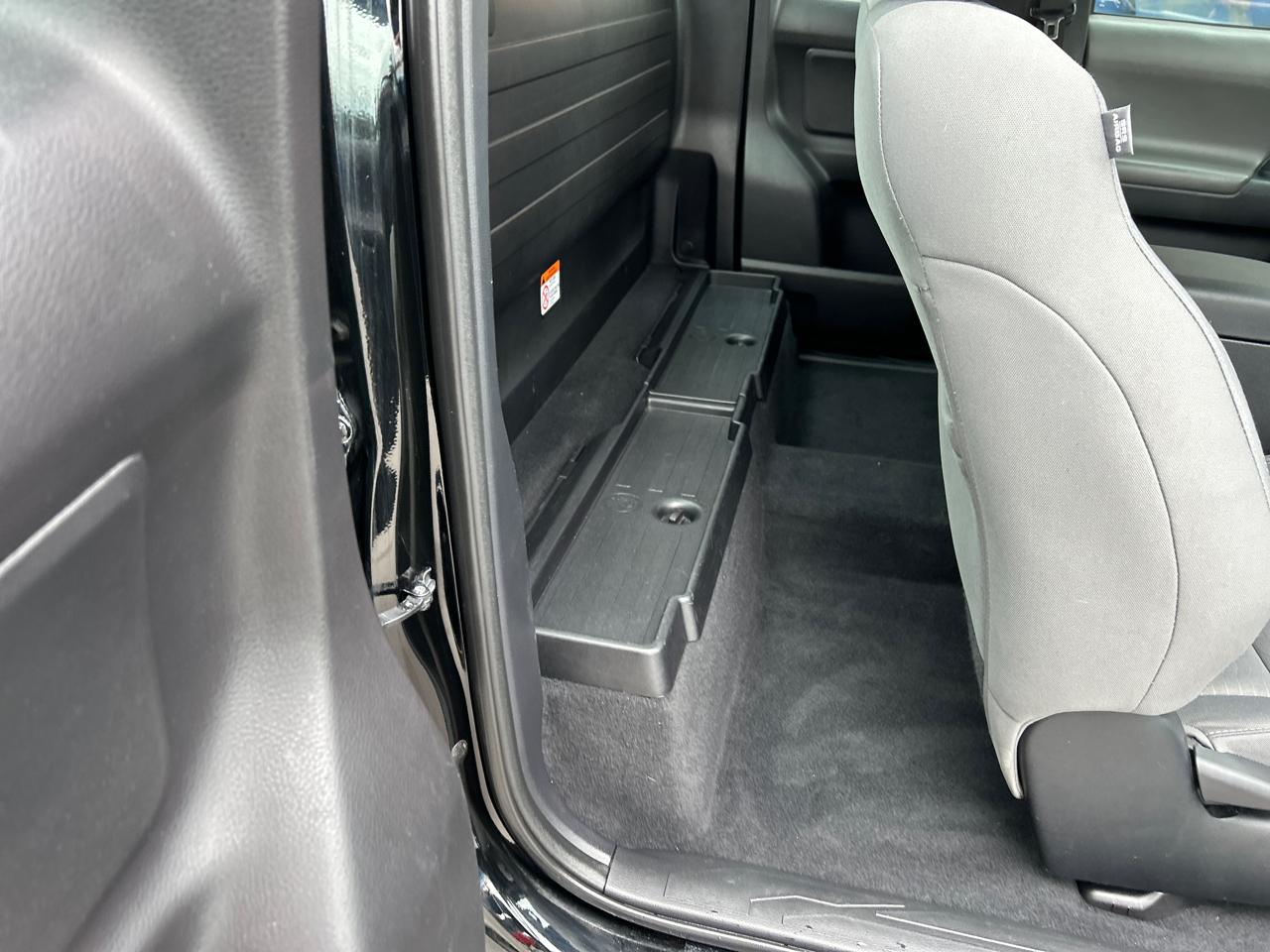 Toyota Tacoma 4WD Access Cab I4 AT SR (Natl) 2018