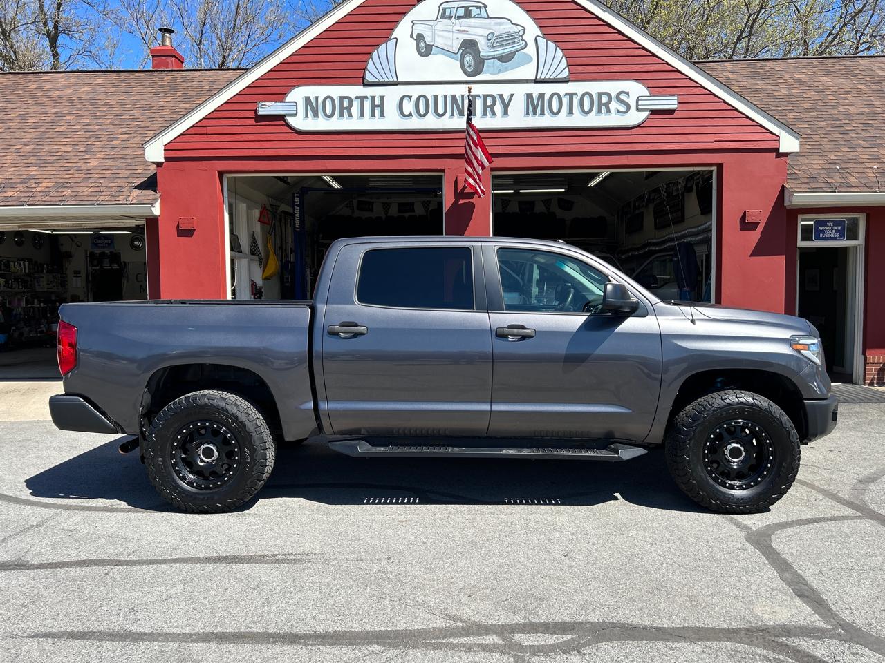 Toyota Tundra 4WD Truck CrewMax 5.7L FFV V8 6-Spd AT SR5 (Natl) 2016