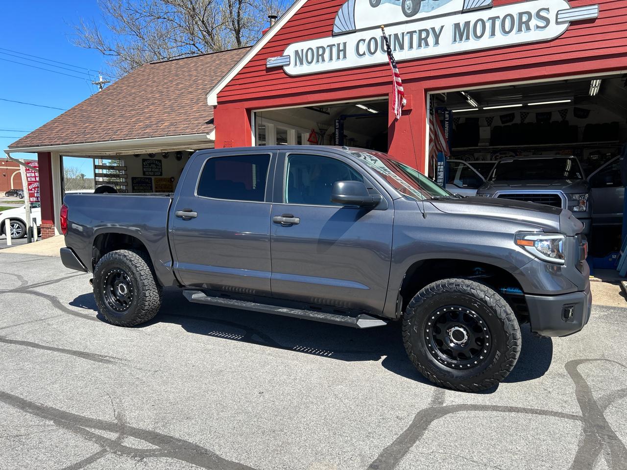 Toyota Tundra 4WD Truck CrewMax 5.7L FFV V8 6-Spd AT SR5 (Natl) 2016